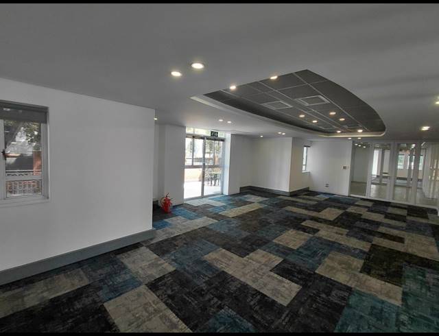 1,101M² OFFICE TO LET IN BRYANSTON
